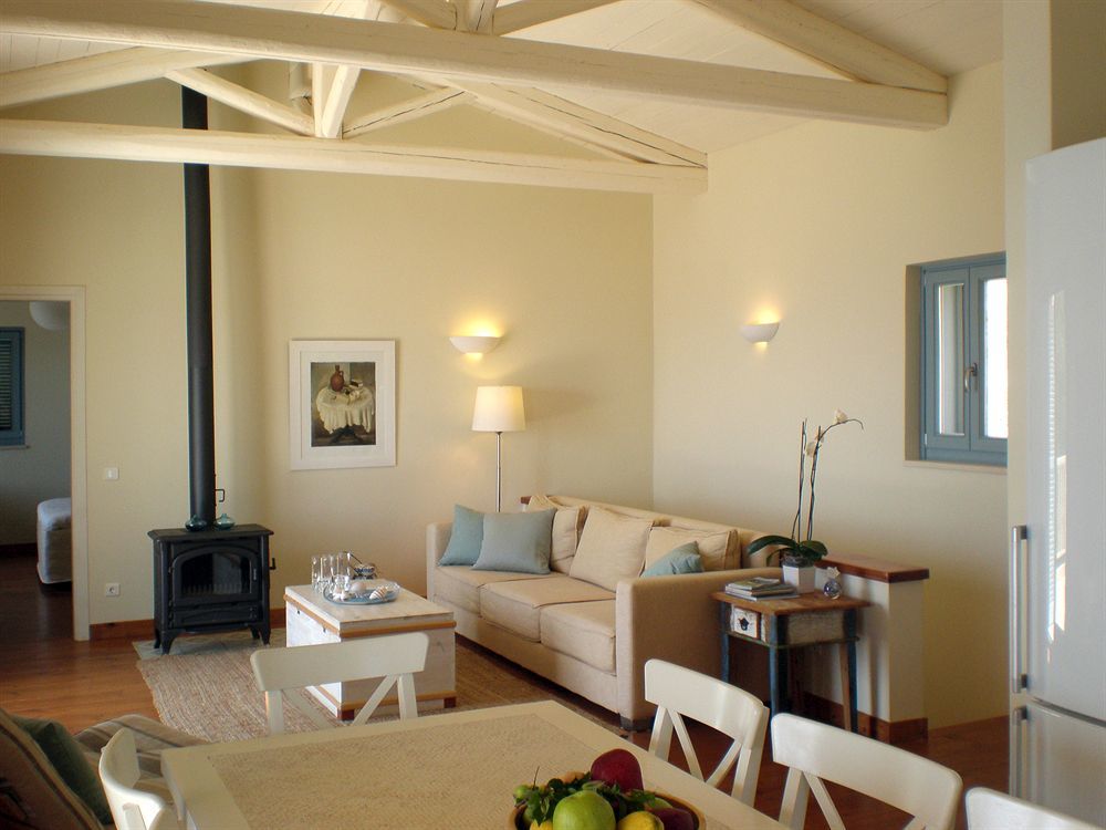 Urania Luxury Villas Pondi Exteriör bild